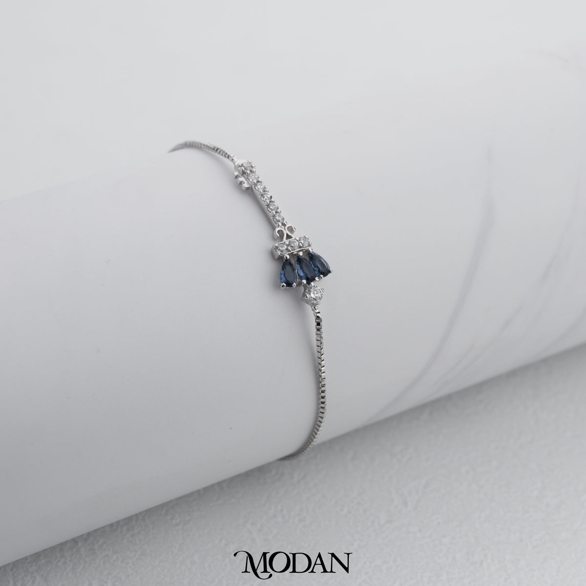 Sparkling Geometric Key Adjustable Bracelet Gelang Serut Berlian Bentuk Kunci Hypoallergenic Gold Plated