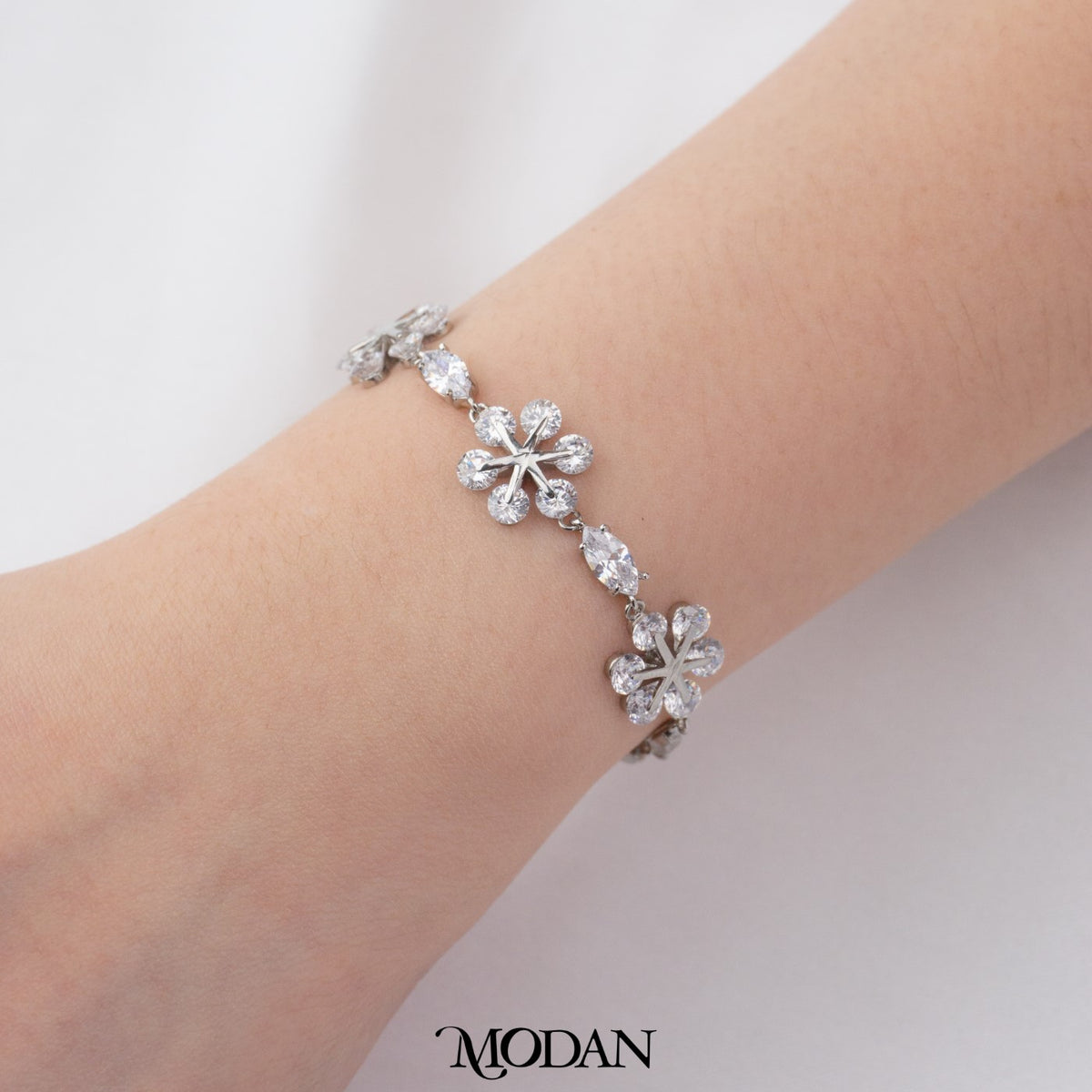 Dazzling Blooming Rose Flower Adjustable Bracelet Gelang Serut Bunga Mawar Hypoallergenic Gold Plated