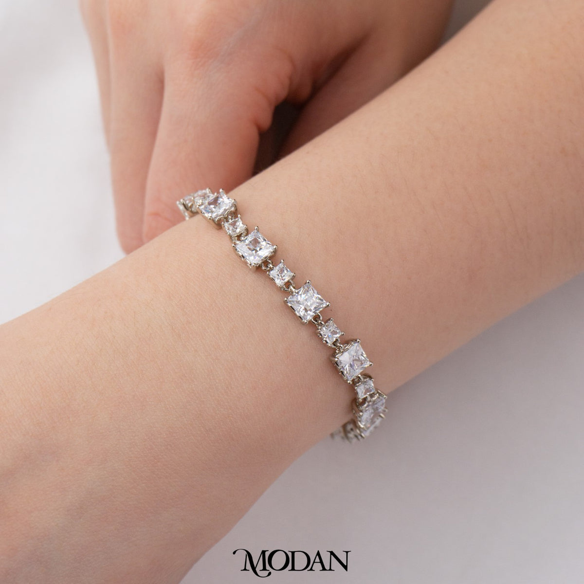 Geometric Square Cut Bracelet Gelang Persegi Silver Elegan Hypoallergenic Gold Plated