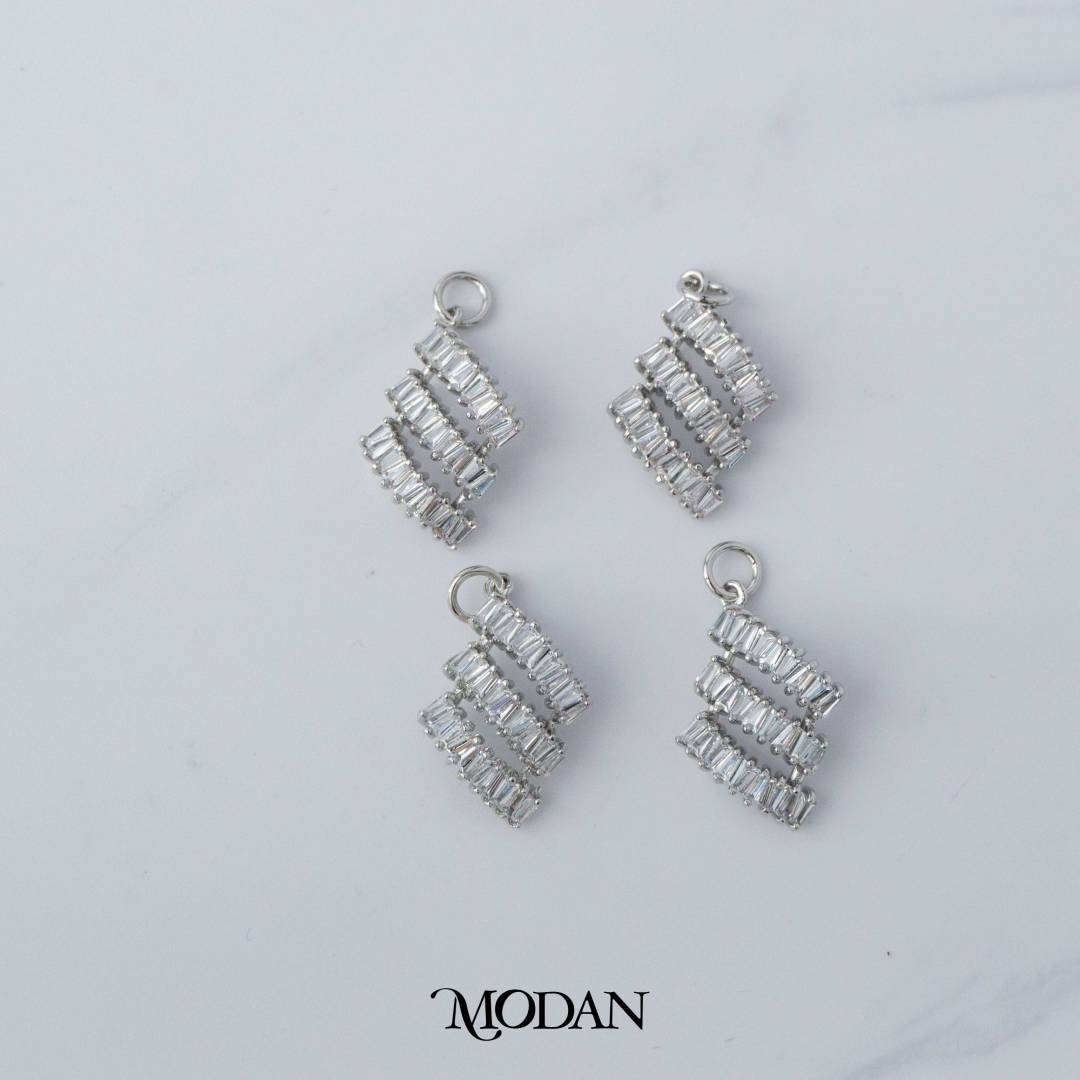 Triple Baguette Charm DIY Charm Liontin Pesta Berlian Abstrak Hypoallergenic Gold Filled