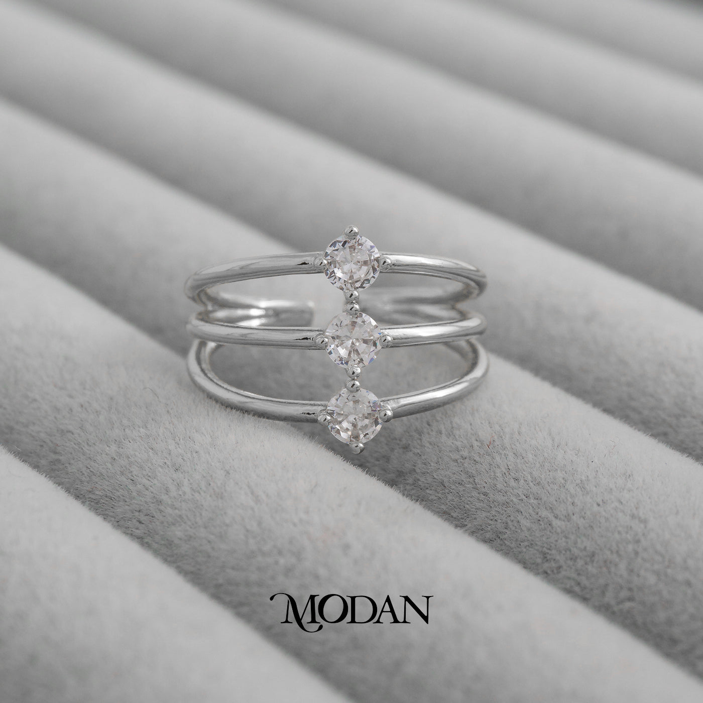 Triple Clear Solitaire Ring Cincin 3 Baris Permata Hypoallergenic Gold Plated
