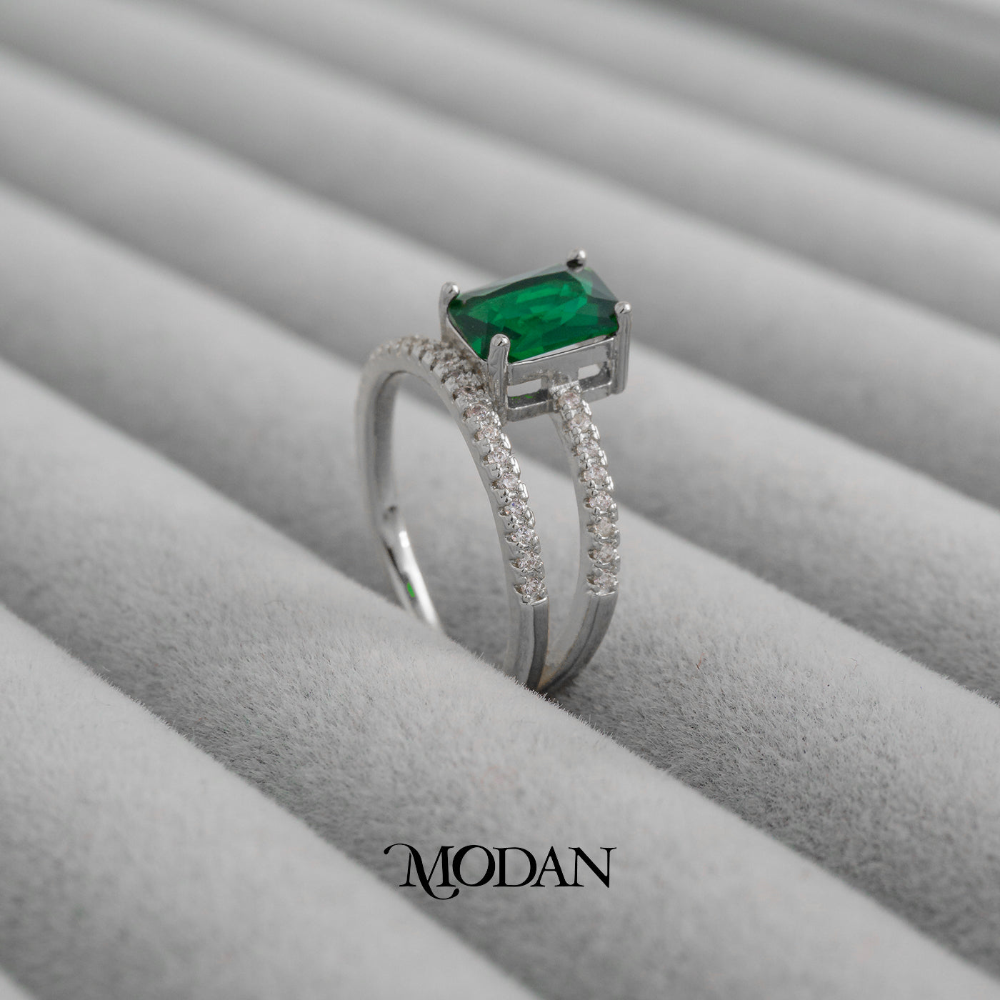 Emerald Green Double Row Square Ring Cincin Hijau Dua Baris Hypoallergenic Gold Plated