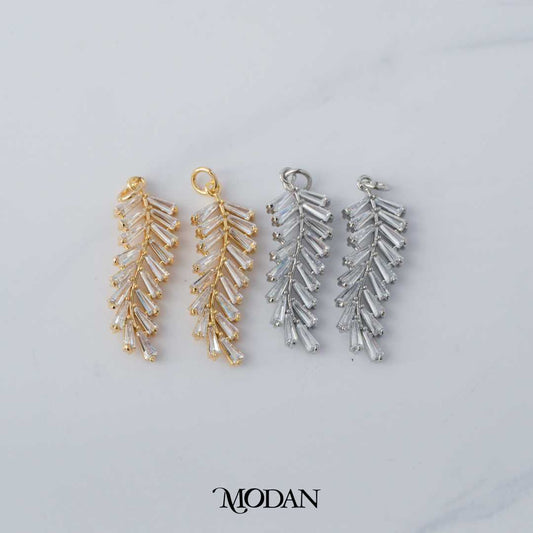 Sparkling Baguette Leaf Charm DIY Charm Liontin Panjang Pesta Daun Berlian Hypoallergenic Gold Plated