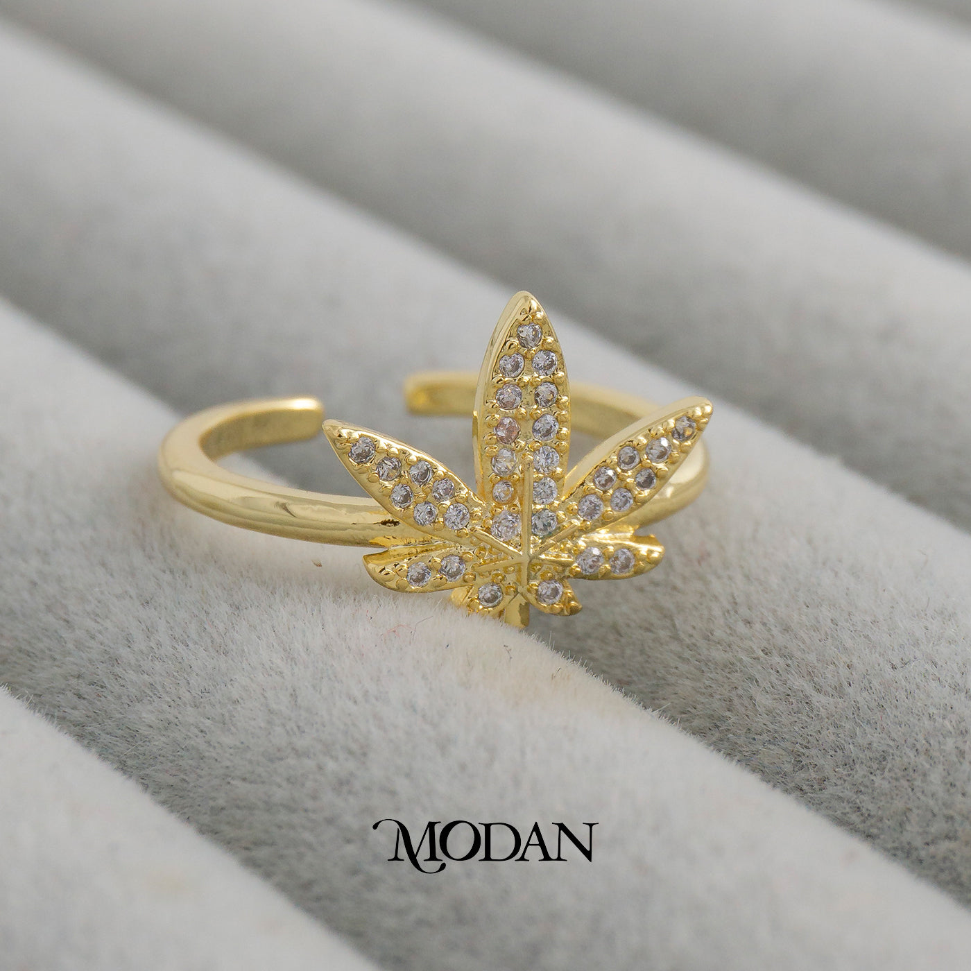 Sparkling Maple Leaf Ring Cincin Daun Maple Hypoallergenic Gold Plated