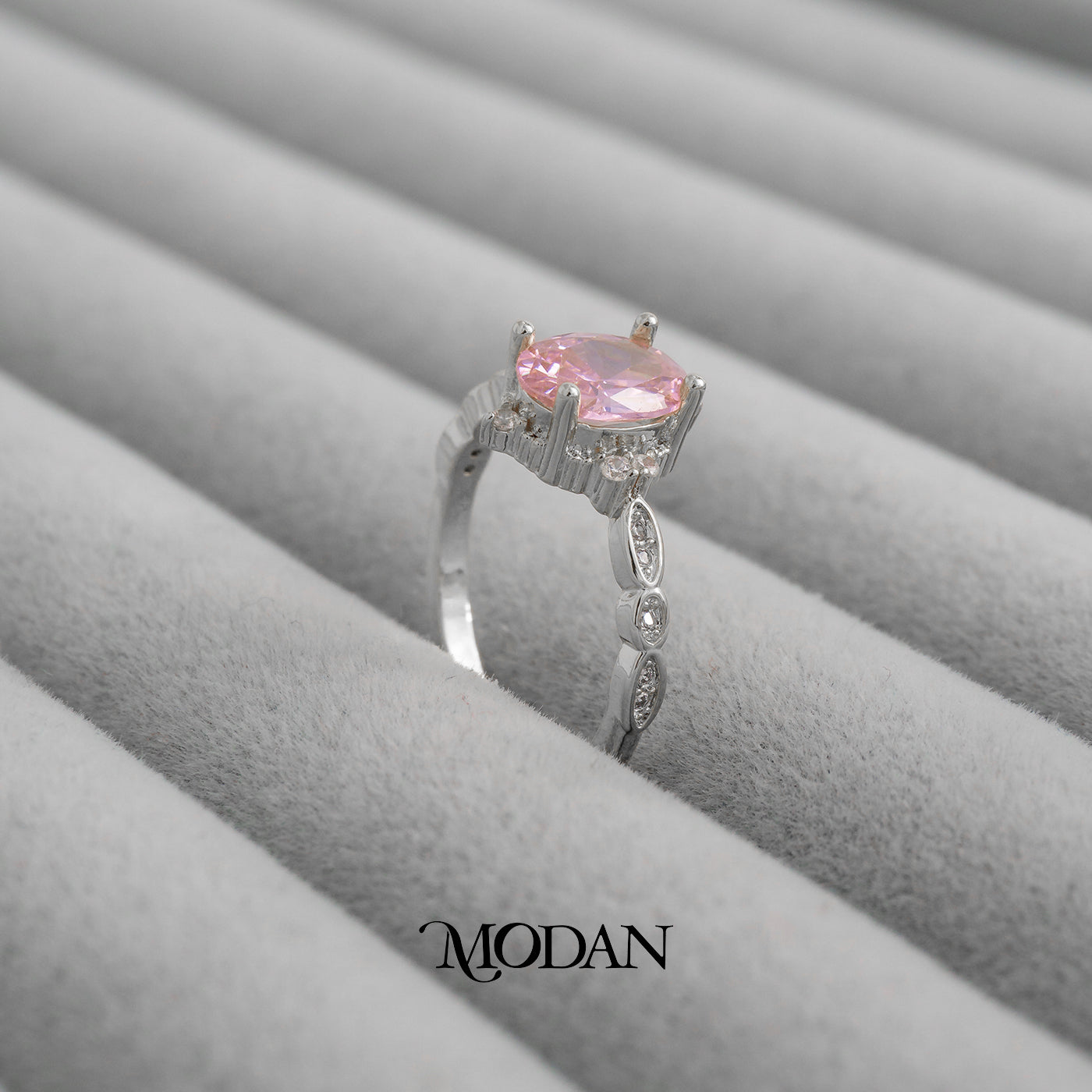 Sparkling Pink Sapphire Oval Cut Cocktail Ring Cincin Merah Muda Gold Plated