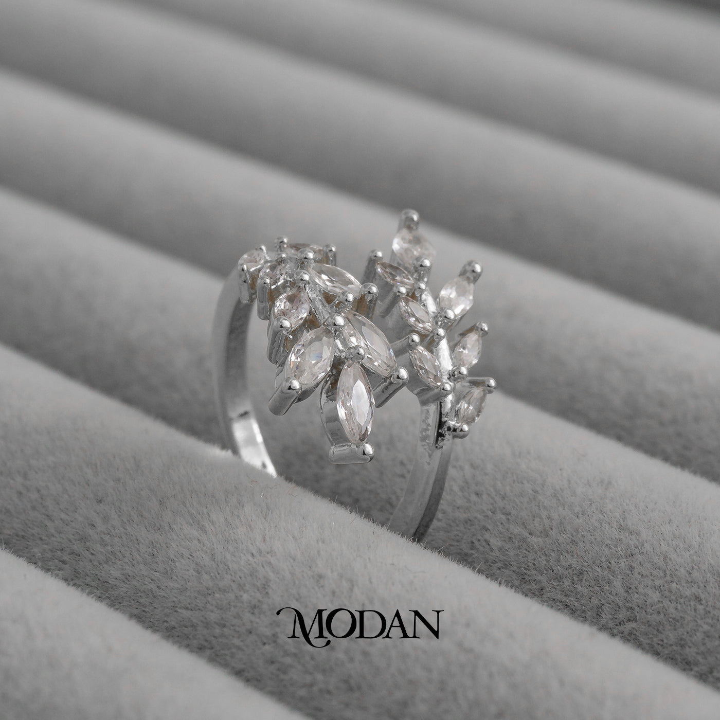 Sparkling Marquise Leaf Wrap Ring Cincin Pesta Daun Hypoallergenic Gold Plated