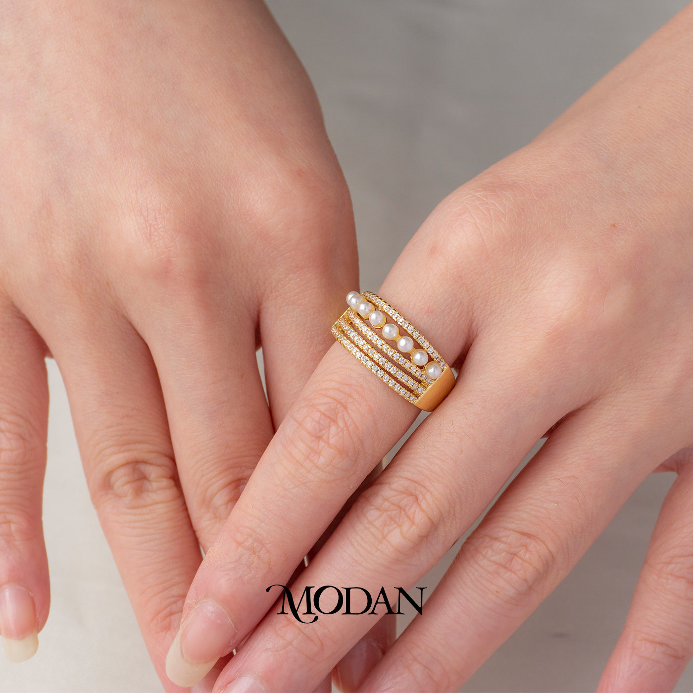 Statement White Pearl Multiple Layer Ring Cincin Terbuka Mutiara Tebal Hypoallergenic Gold Plated