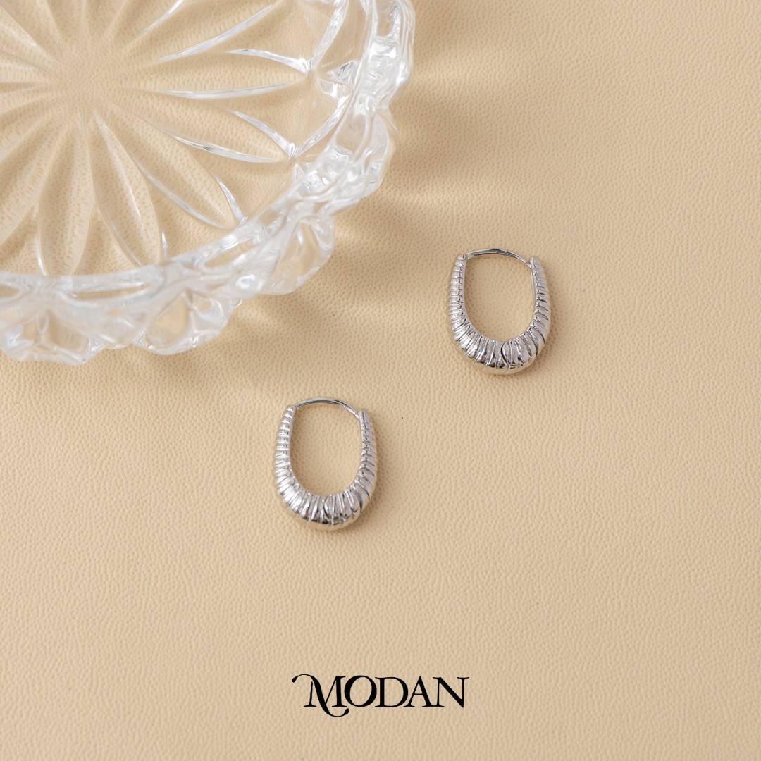 (17mm) Plain Twisted Oval Hoop Earrings Anting U Hypoallergenic Gold Plated