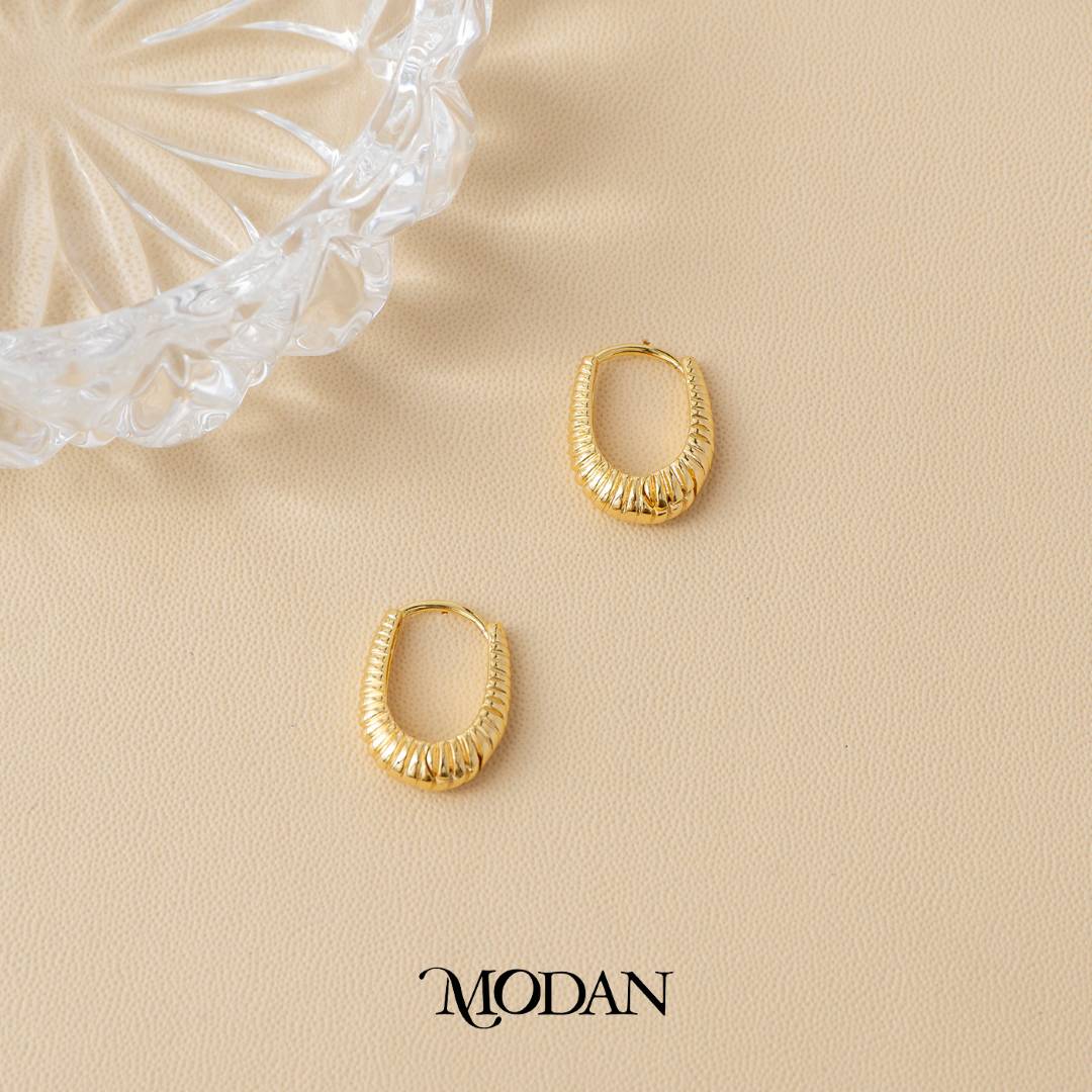 (17mm) Plain Twisted Oval Hoop Earrings Anting U Hypoallergenic Gold Plated