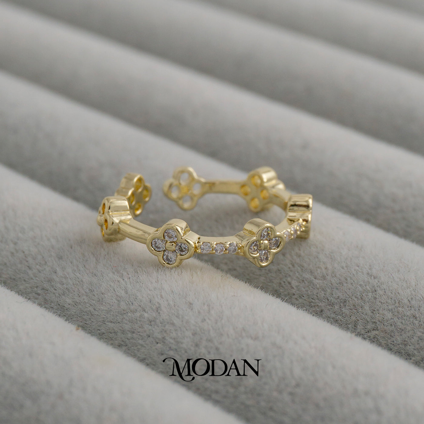 Dainty Lucky Clover Eternity Ring Cincin Motif Bunga Semanggi Hypoallergenic Gold Plated