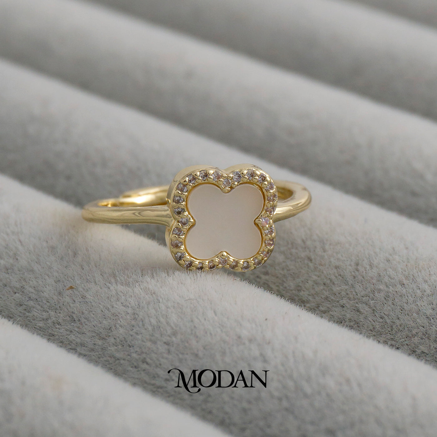 Mother Of Pearl Clover Ring Cincin Motif Bunga Semanggi Hypoallergenic Gold Plated