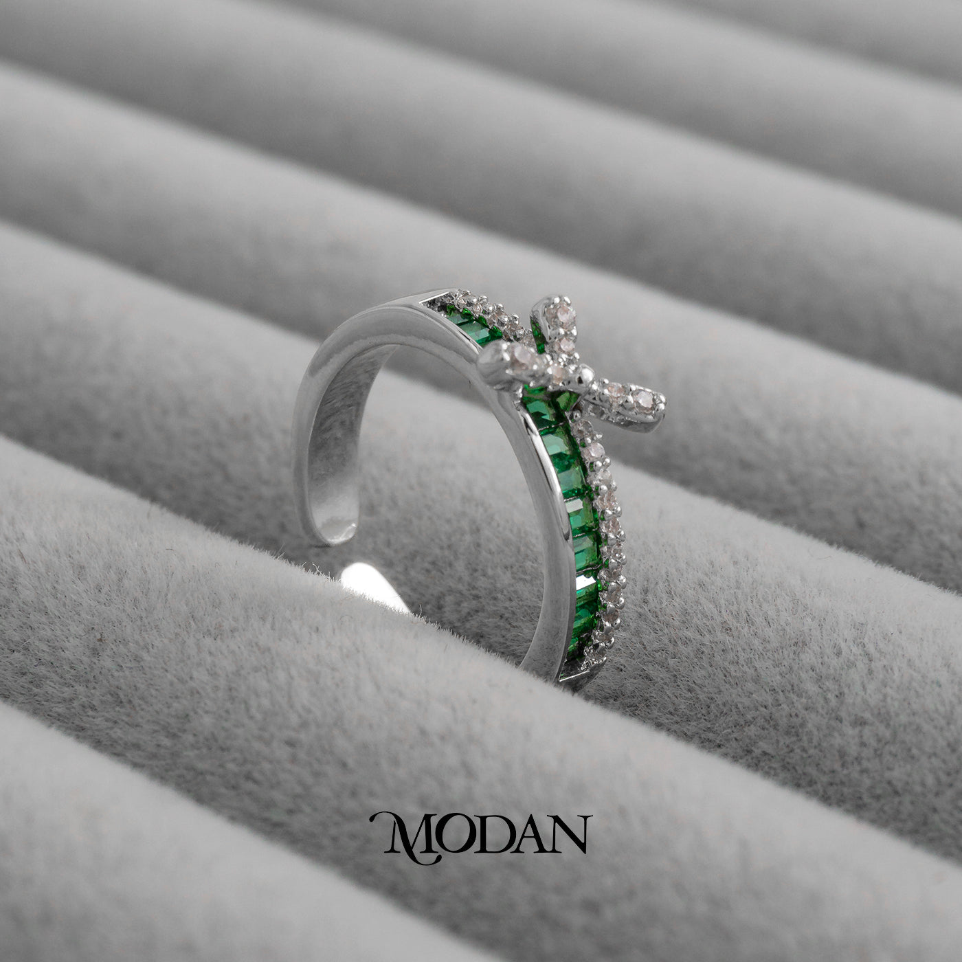 Emerald Baguette Ring Cincin Permata Hijau Kotak Hypoallergenic Gold Plated