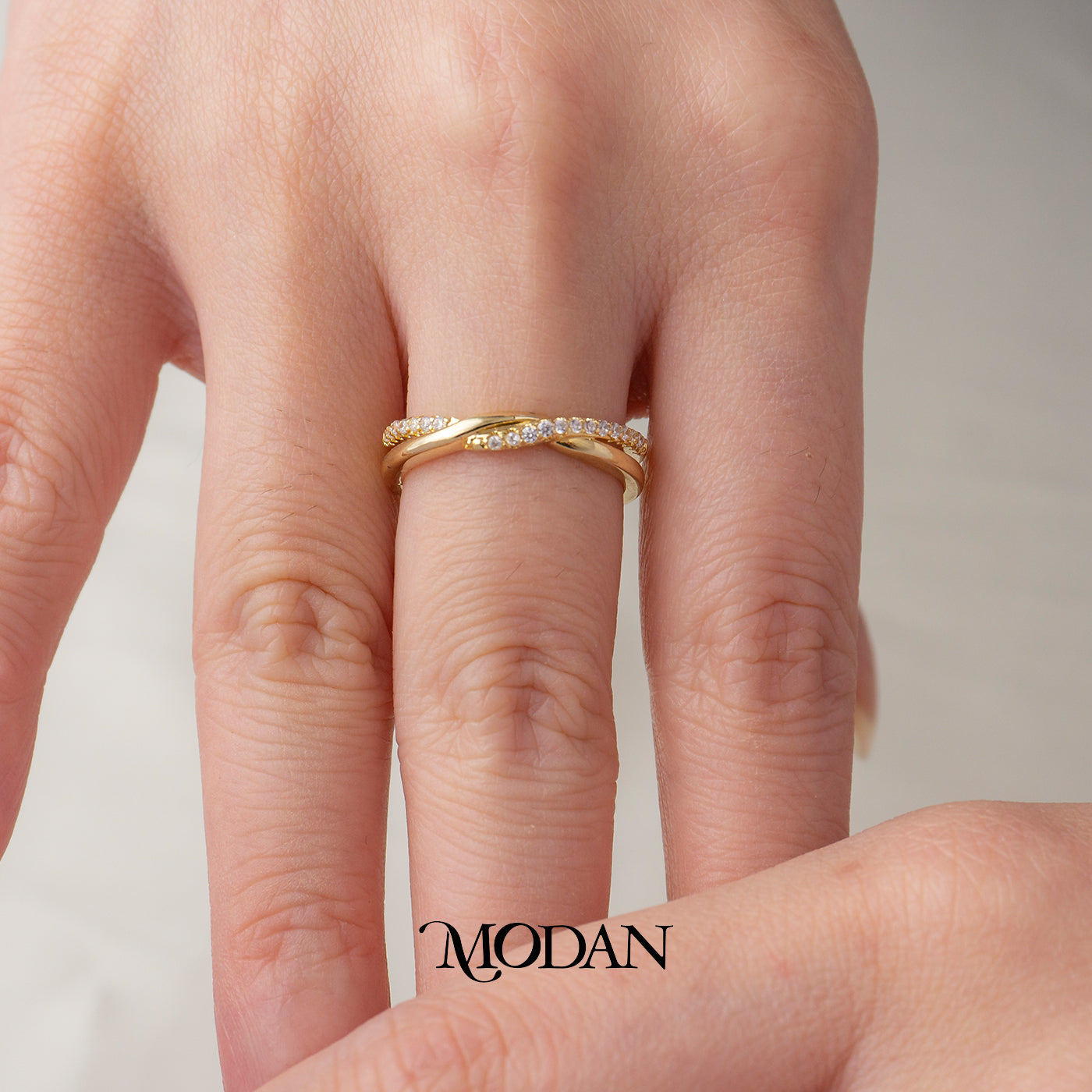 Twisted Cubic Zirconia Simple Ring Cincin Rantai Simple Hypoallergenic Gold Plated