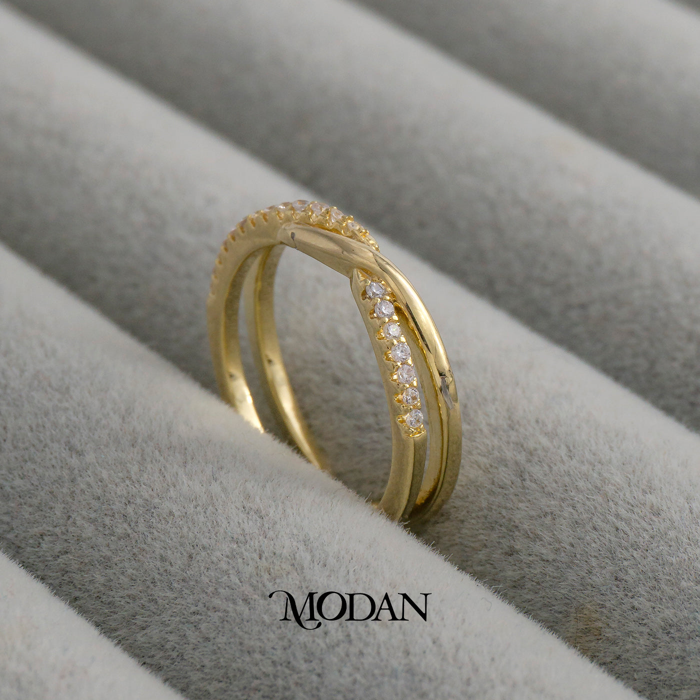 Twisted Cubic Zirconia Simple Ring Cincin Rantai Simple Hypoallergenic Gold Plated