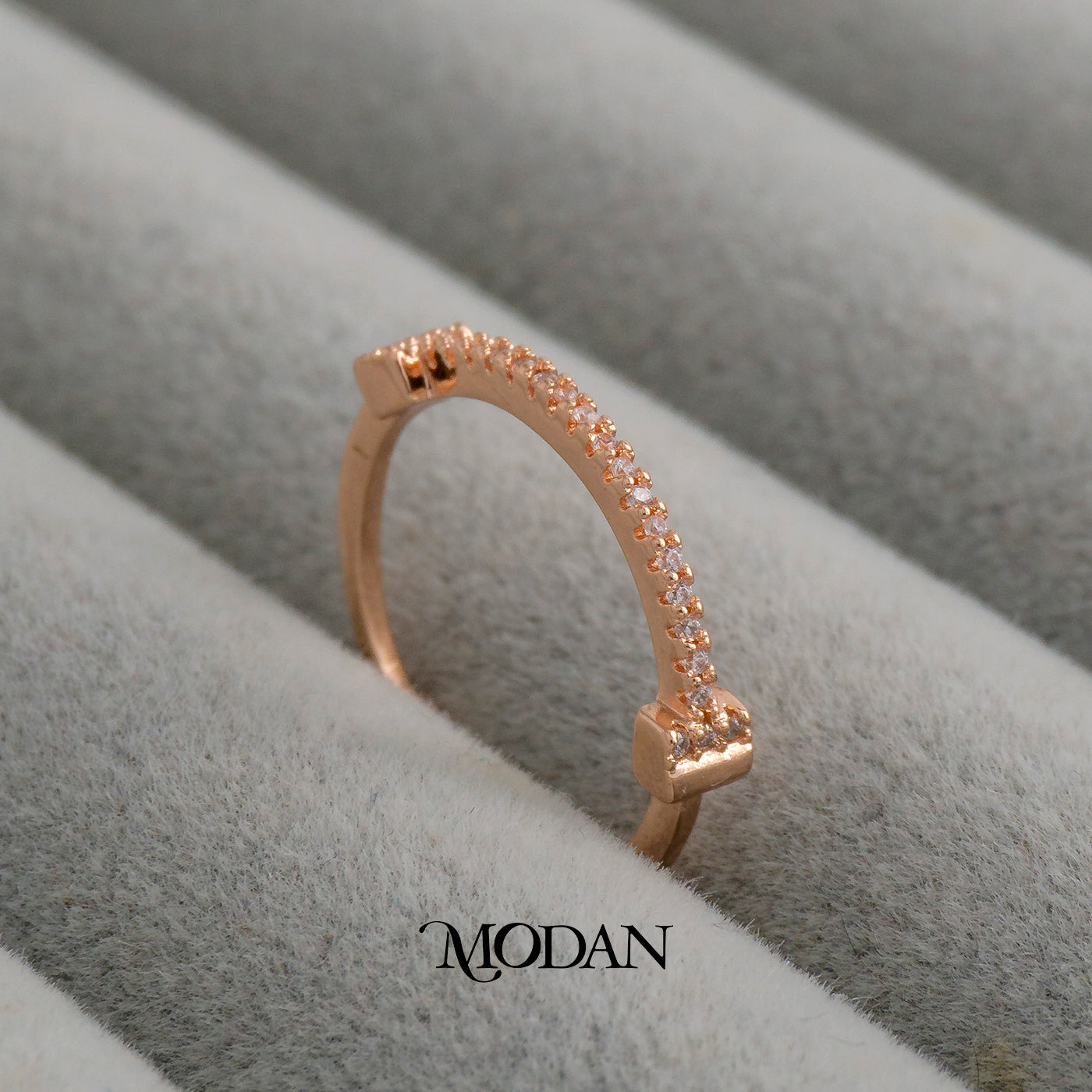 Dainty Rose Gold Bridge Ring Cincin Lengkung Kotak Permata Hypoallergenic Gold Plated