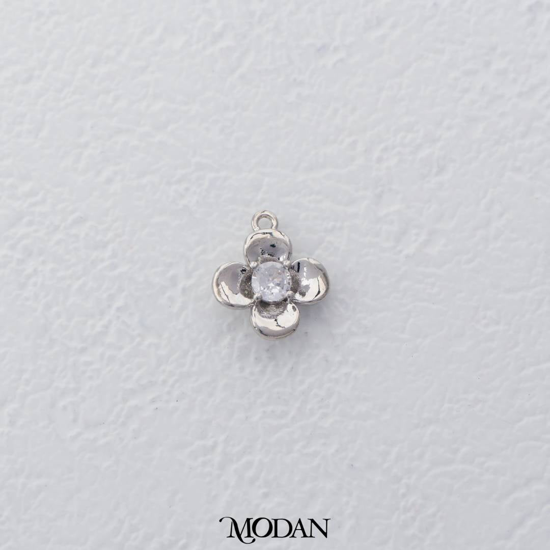 Mini Solitaire Clover Charm DIY Charm Liontin Daun Semanggi Keberuntungan Hypoallergenic Gold Plated