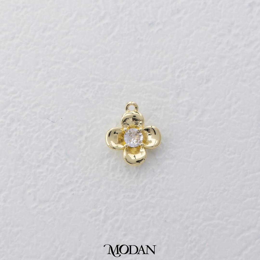 Mini Solitaire Clover Charm DIY Charm Liontin Daun Semanggi Keberuntungan Hypoallergenic Gold Plated