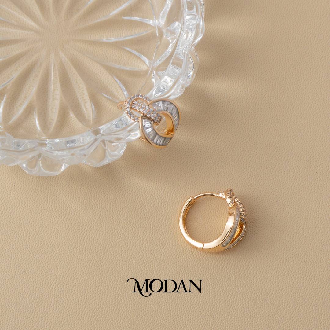 (17mm) Micro Paved Zirconia Baguette Hoop Earrings Anting Simple Pesta Hypoallergenic Gold Plated