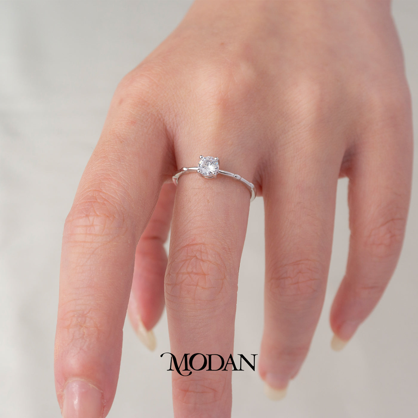 Elegant Single Solitaire Ring Cincin Mata Satu Tunangan Hypoallergenic Triple White Gold Filled
