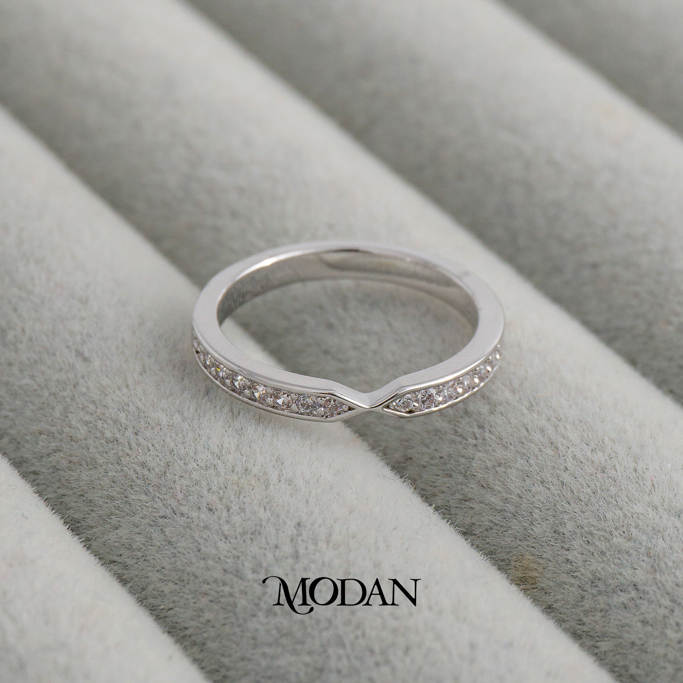 Minimalist Infinity Wave Ring Cincin X Hypoallergenic Triple White Gold Filled