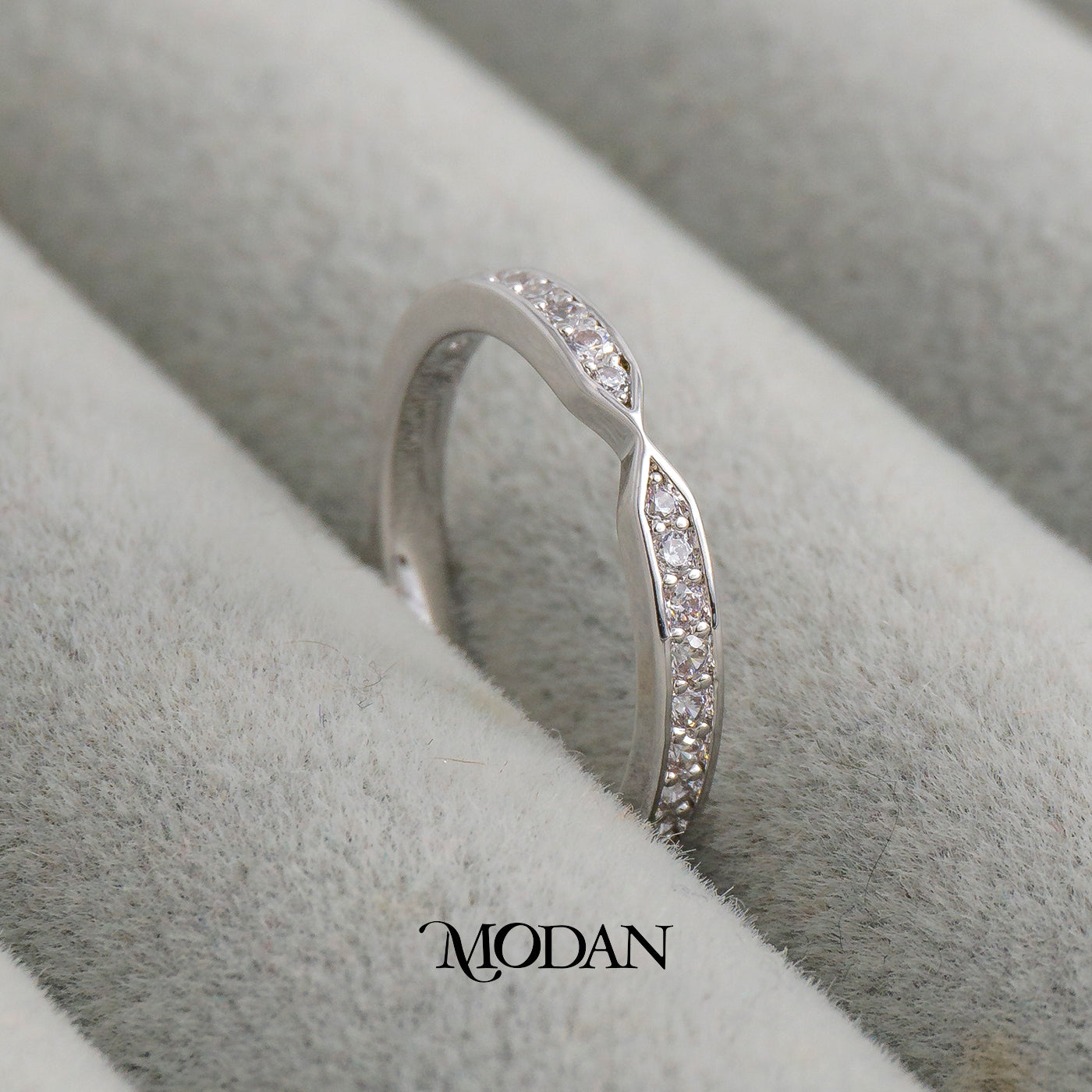 Minimalist Infinity Wave Ring Cincin X Hypoallergenic Triple White Gold Filled