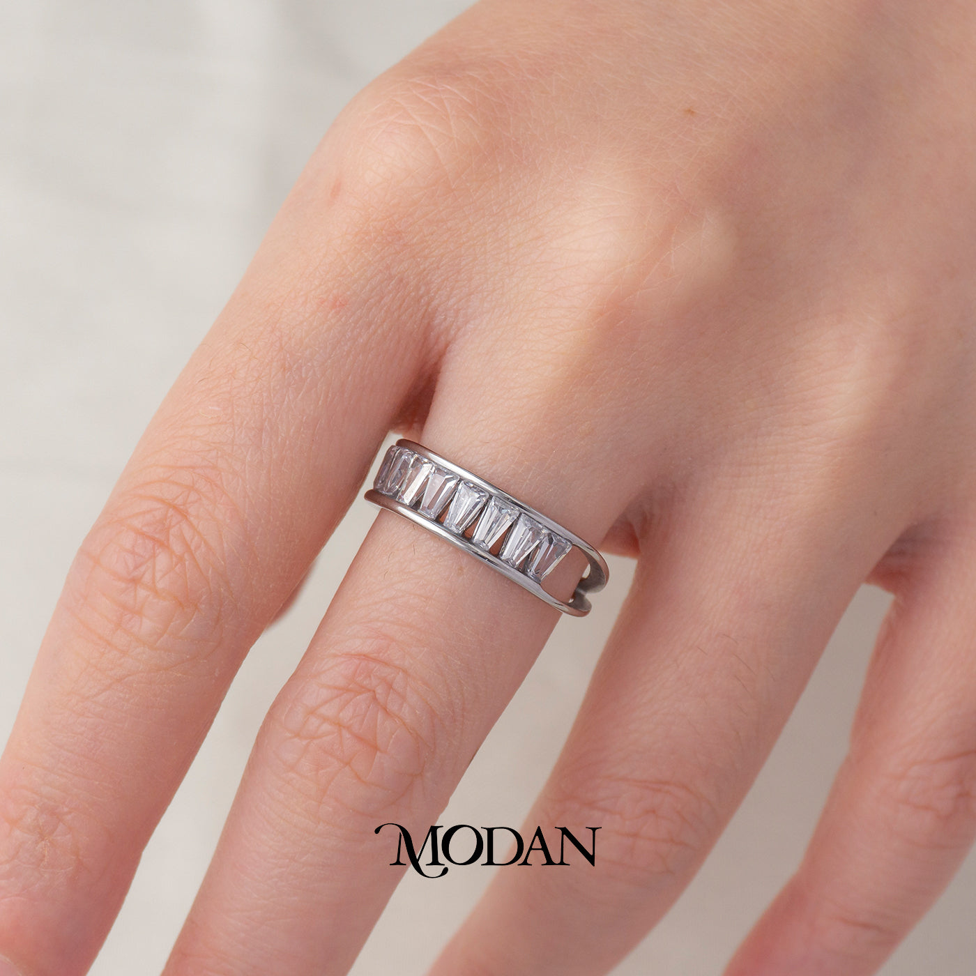 Minimalist Baguette Zigzag Ring Cincin Bentuk Baguette Zigzag Hypoallergenic Stainless Steel