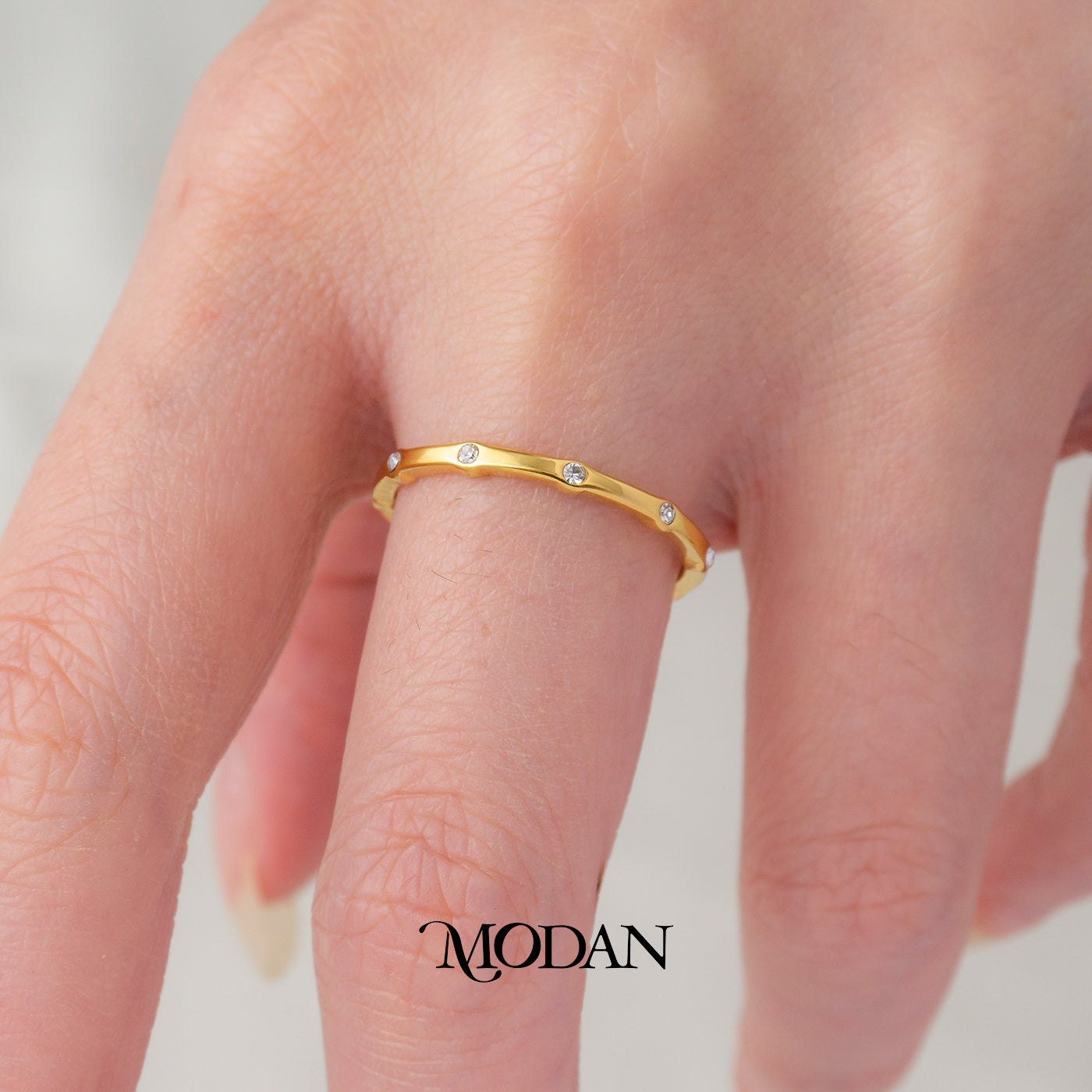 Dainty Zircon Eternity Ring Cincin Tipis Permata Minimalis Hypoallergenic Stainless Steel