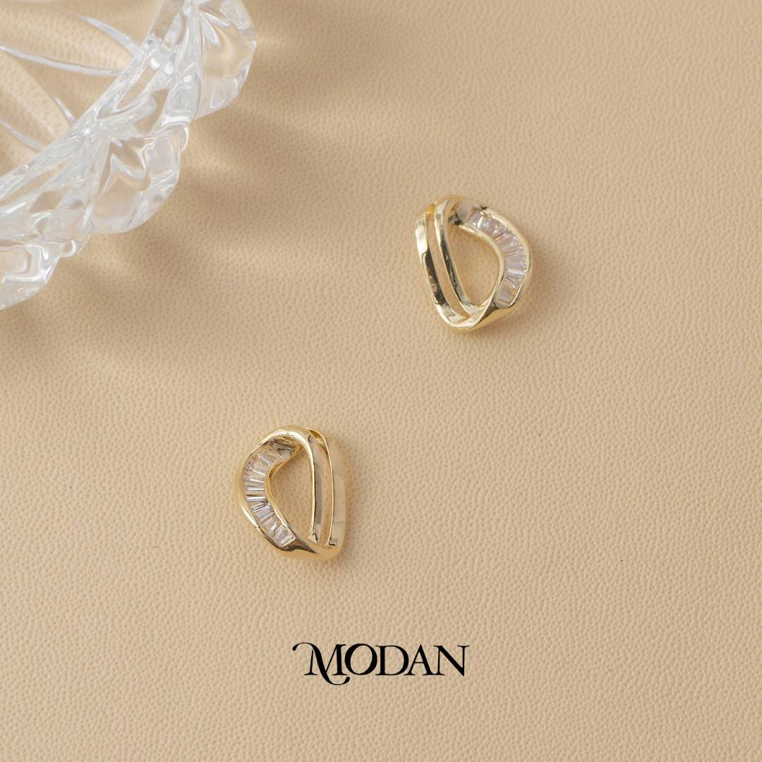 (15mm) Sparkling Baguette Zirconia Wavy Double Row C-Hoop Earrings Anting Elegan Hypoallergenic Gold Plated