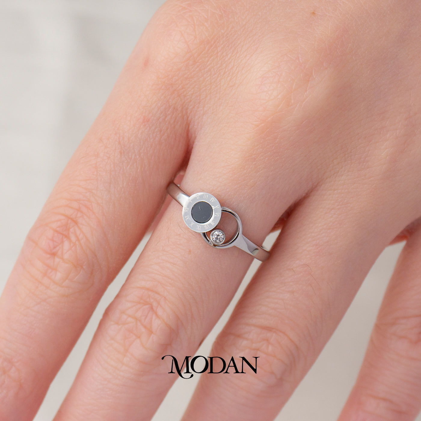 Interlocking Roman Numeral Ring Cincin Lingkaran Hitam Angka Romawi Hypoallergenic Stainless Steel