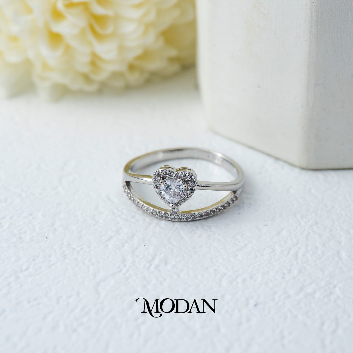 Sweet Heart Solitaire Ring Cincin Pesta Hati Micro Pave Band Hypoallergenic Gold Plated