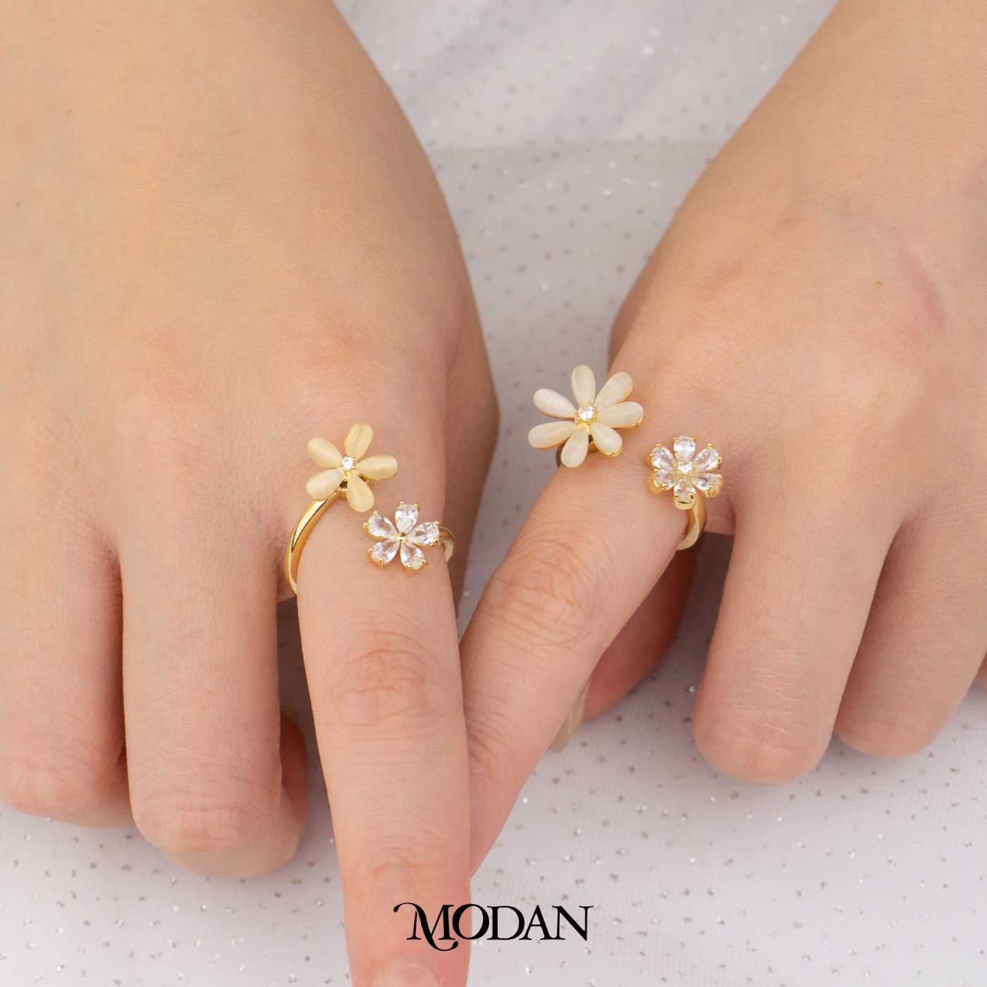 Adjustable White Peach Daisy Rotating Flower Ring Cincin Bunga Putar Hypoallergenic Gold Plated