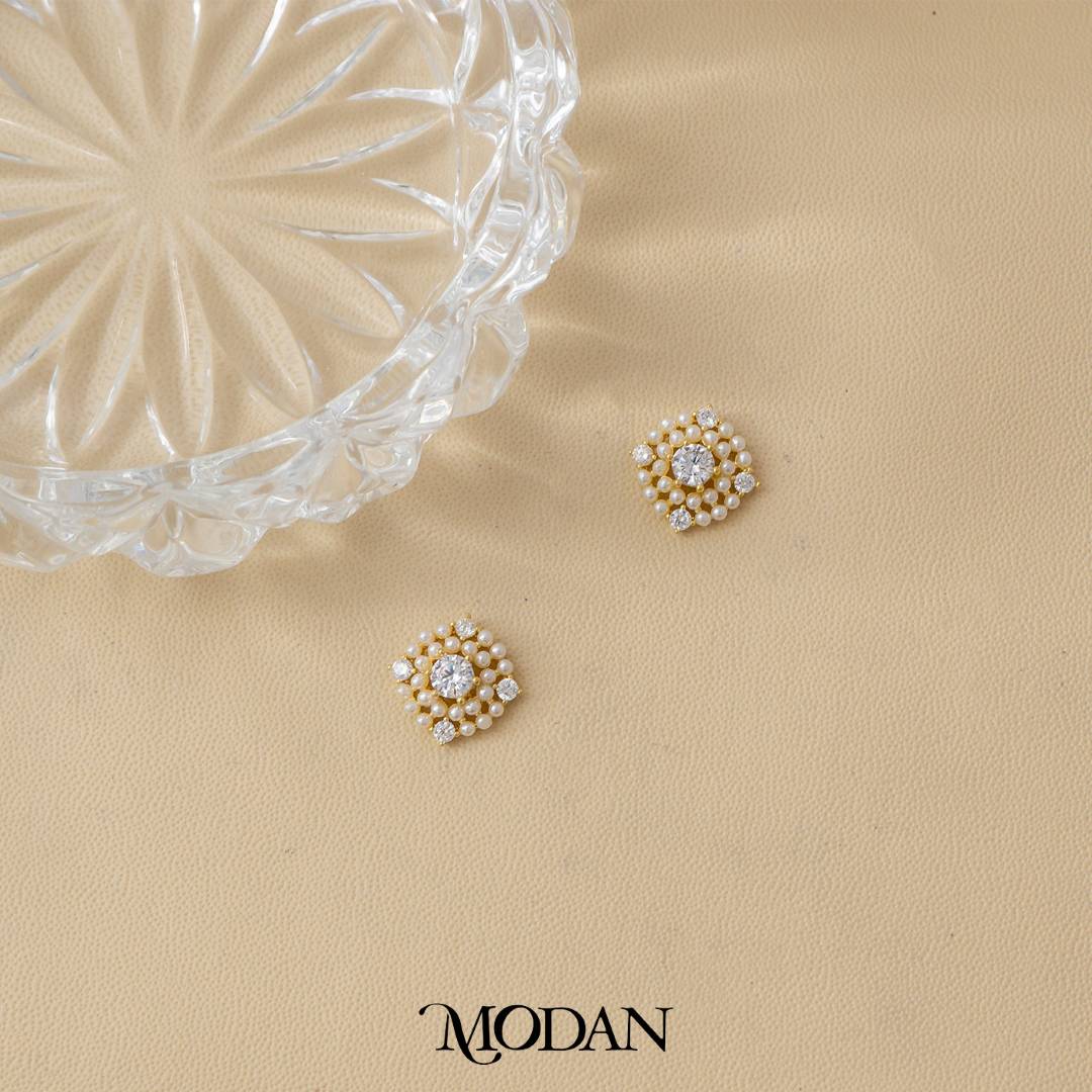 (13mm) Square Cluster Shell Pearl Zirconia Stud Earrings Anting Tusuk Mutiara Hypoallergenic Gold Plated