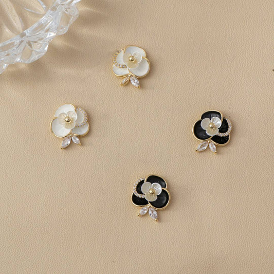 (15mm) Black & White Enamel Rose Flower Stud Earrings Anting Tusuk Bunga Elegan Hypoallergenic Gold Plated