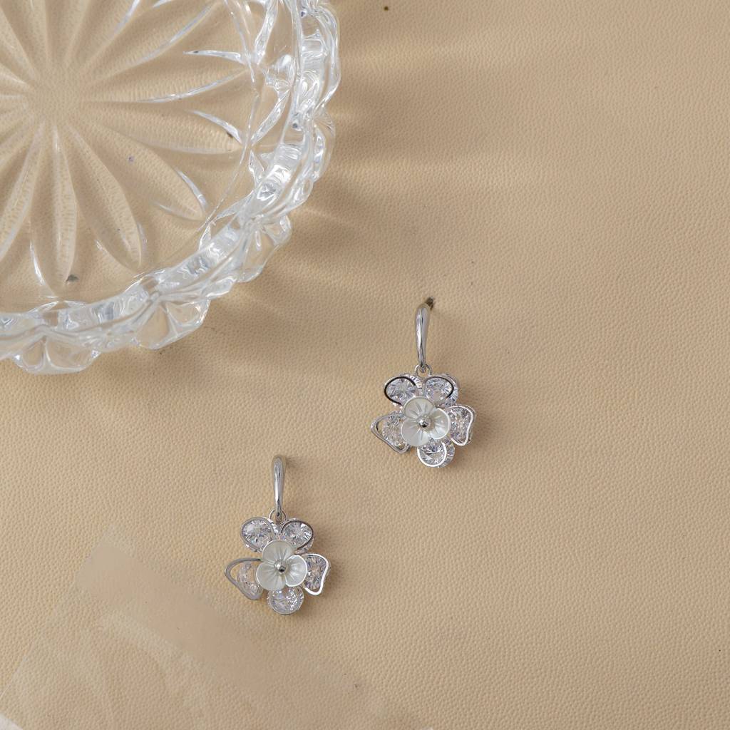 (23mm) Double Layer White Blooming Flower Dangle Stud Earrings Anting Tusuk Bunga Elegan Hypoallergenic Gold Plated