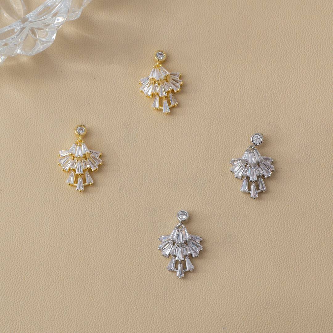 (20mm) Sparkling Fashion Dress Baguette Simple Bridal Stud Earrings Anting Tusuk Elegan Hypoallergenic Gold Plated