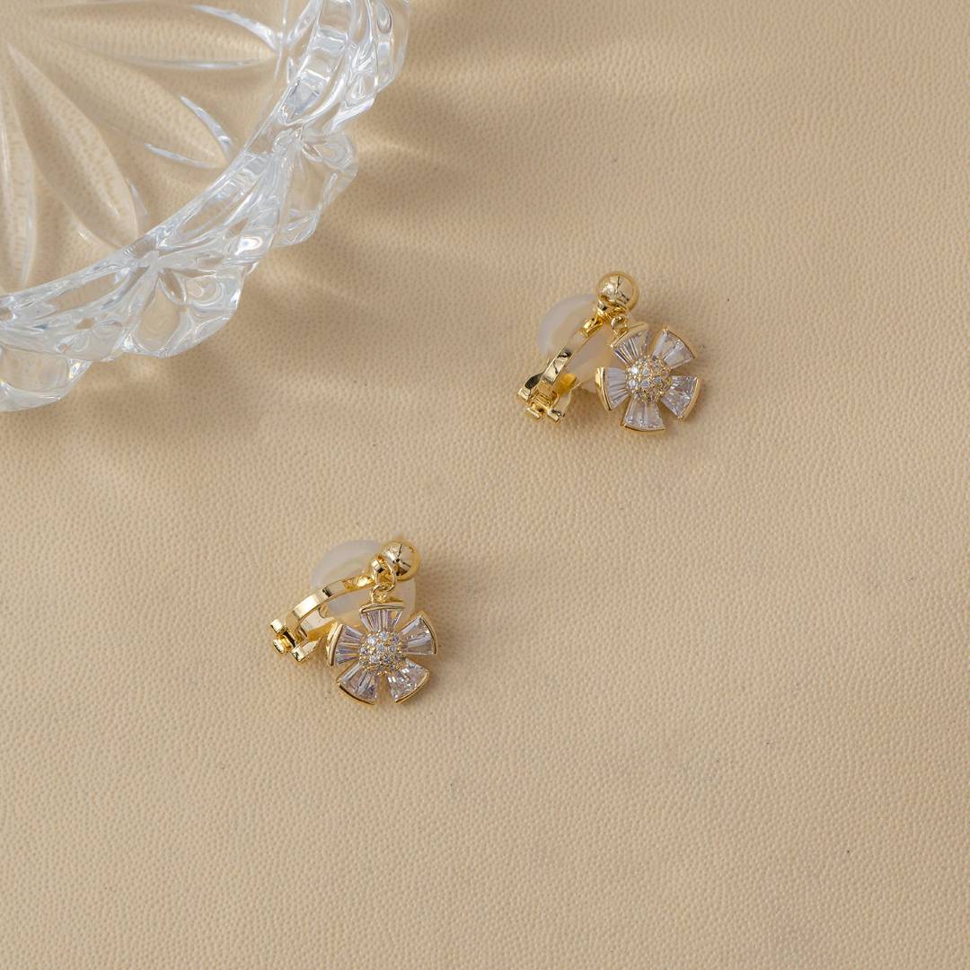 (17mm) Bridal Baguette Flower Clip on Hoop Earrings Anting Jepit Hijab Elegan Hypoallergenic Gold Plated