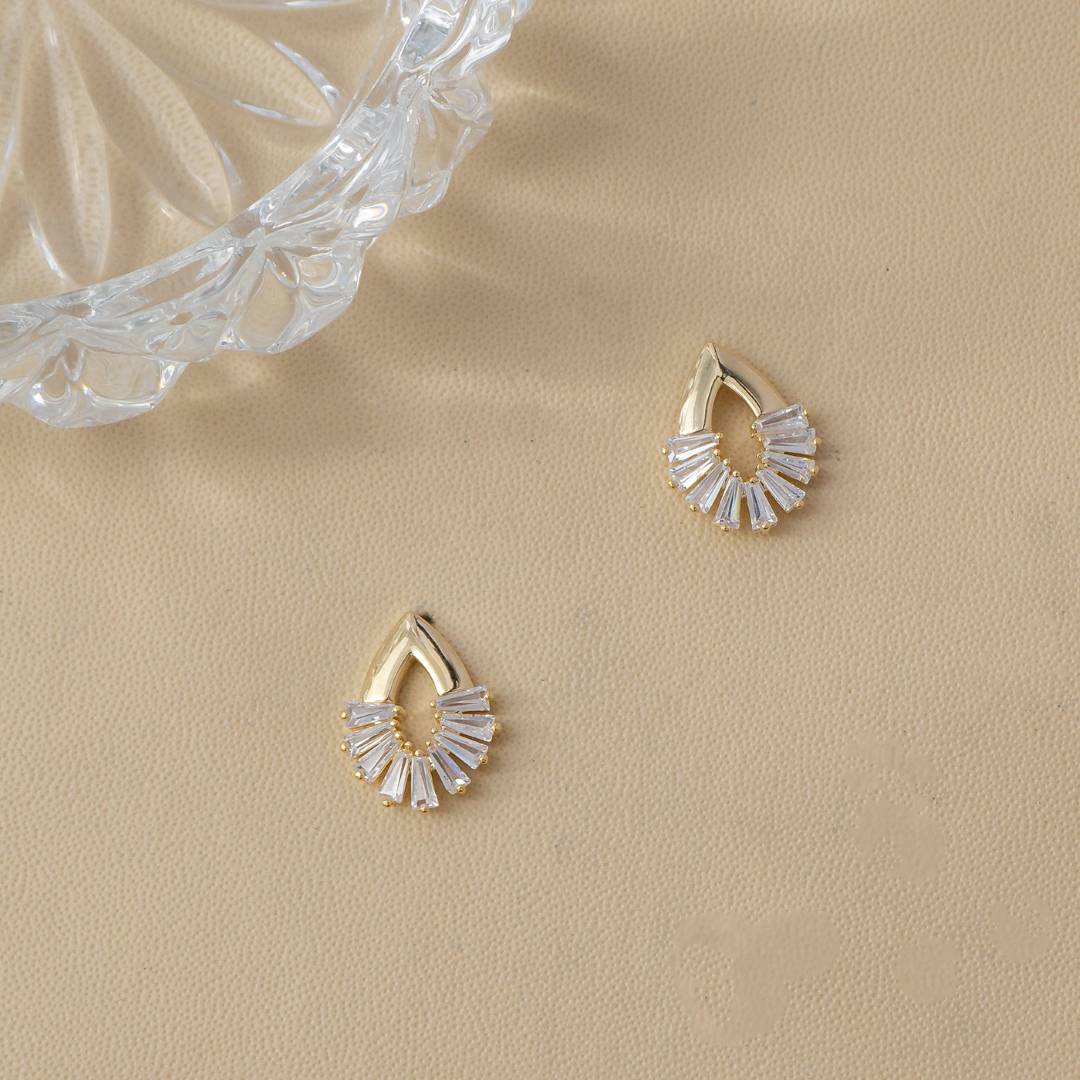 (16mm) Teardrop Pear Shaped Stud Earrings Anting Tusuk Tetes Air Mata Hypoallergenic Gold Plated