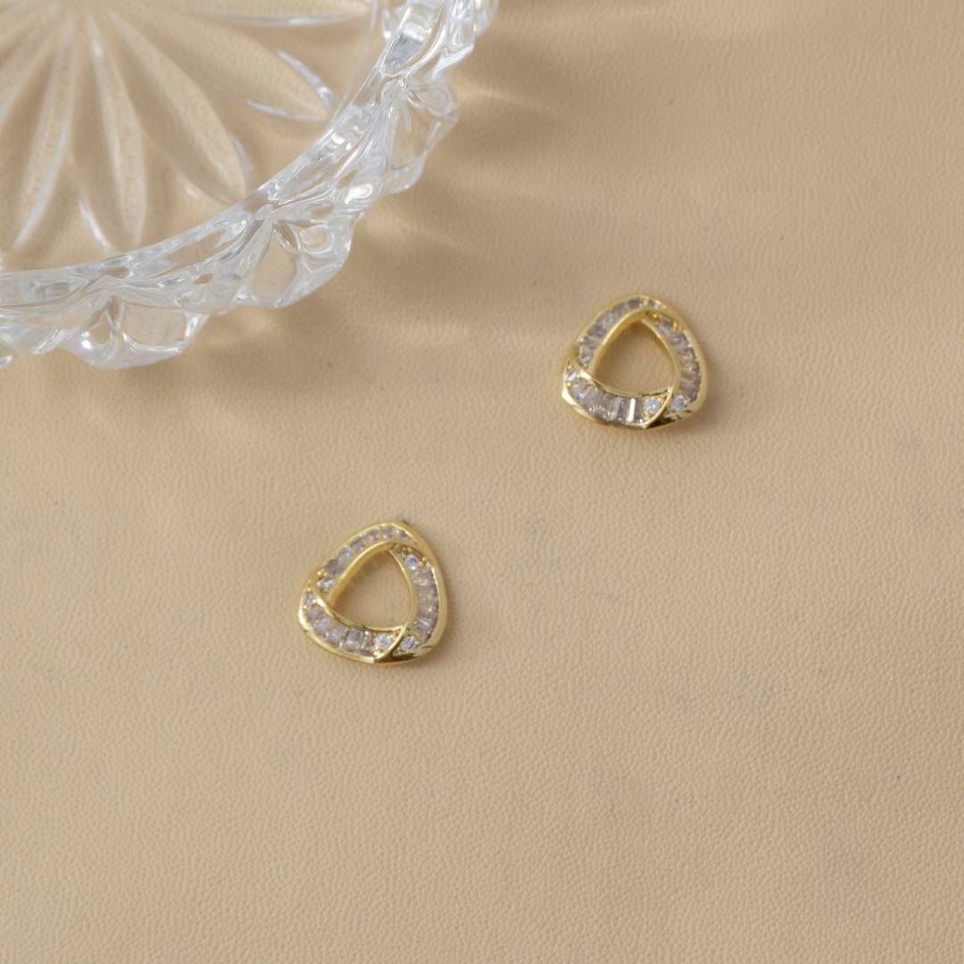 (14mm) Sparkling Baguette Zirconia Triangle Hoop Earrings Anting Segitiga Hypoallergenic Gold Plated