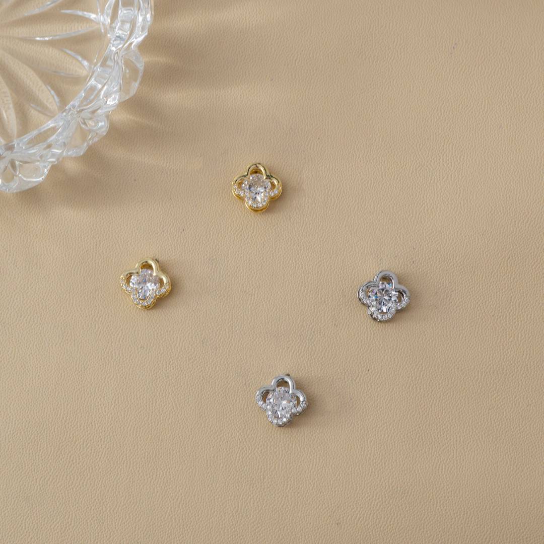 (11mm) Sparkling Mini Clover Leaf Stud Earrings Anting Tusuk Daun Semanggi Hypoallergenic Gold Plated