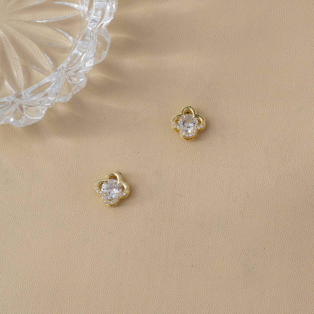 (11mm) Sparkling Mini Clover Leaf Stud Earrings Anting Tusuk Daun Semanggi Hypoallergenic Gold Plated