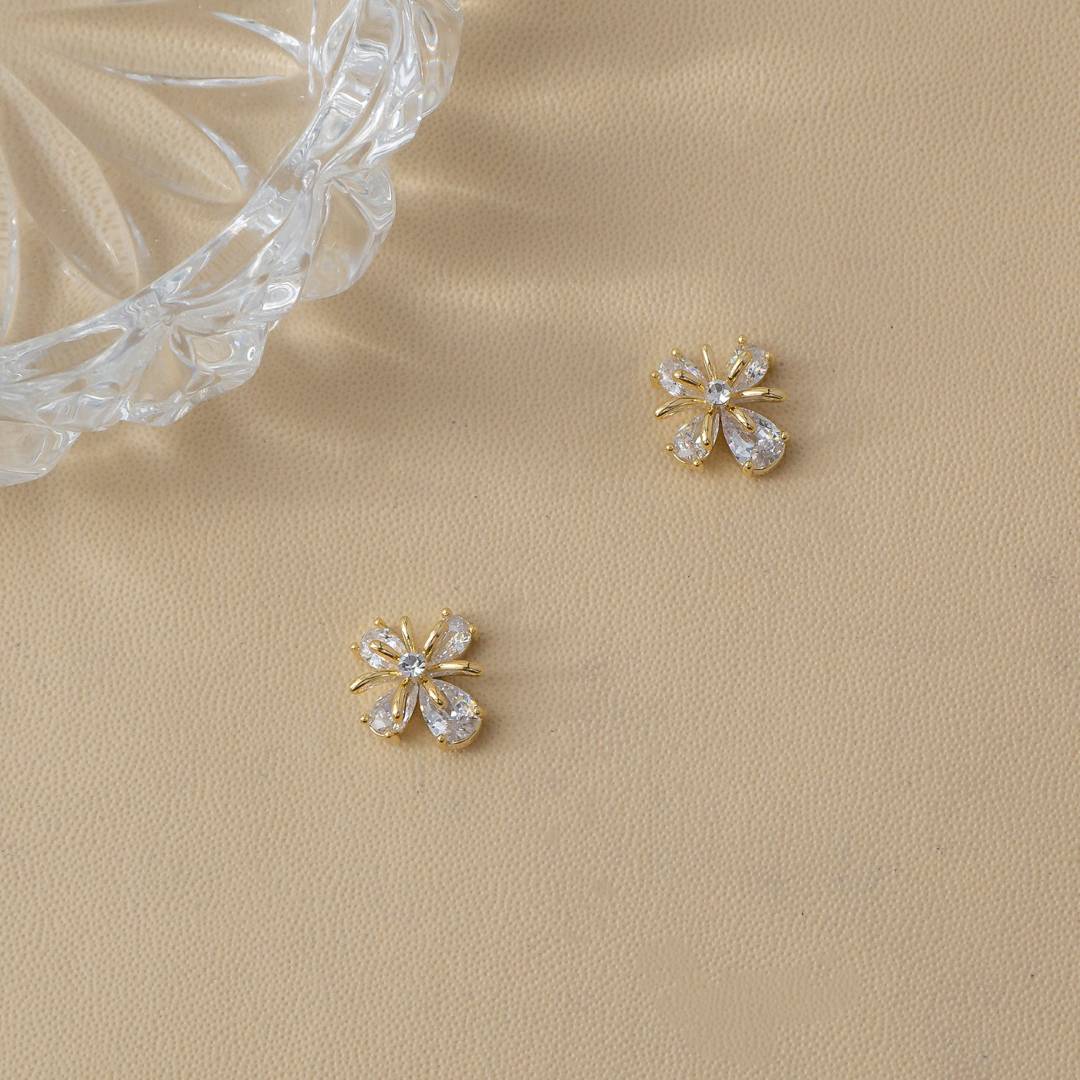 (11mm) Simple Elegant Blooming Flower Stud Earrings Anting Tusuk Bunga Hypoallergenic Gold Plated
