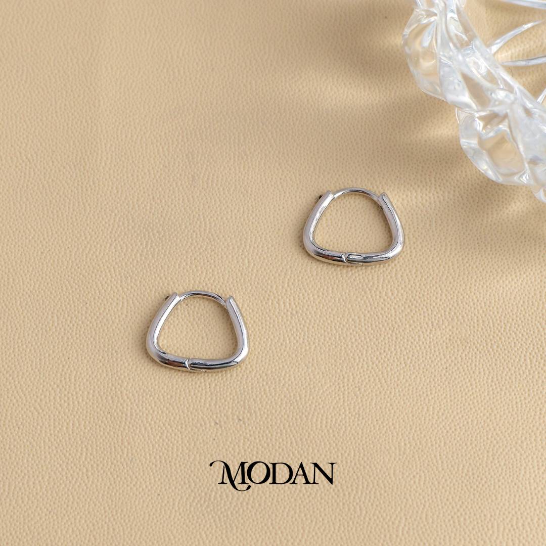 Minimalist Plain Triangle Huggie Hoop Earrings Anting Segitiga Polos Kecil Hypoallergenic Gold Filled