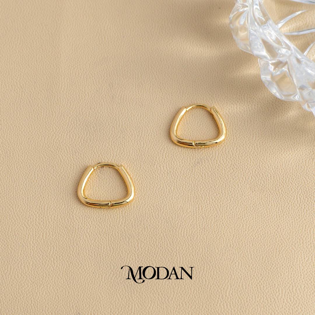 Minimalist Plain Triangle Huggie Hoop Earrings Anting Segitiga Polos Kecil Hypoallergenic Gold Filled