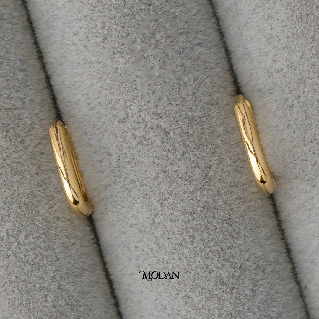 Minimalist Plain Triangle Huggie Hoop Earrings Anting Segitiga Polos Kecil Hypoallergenic Gold Filled