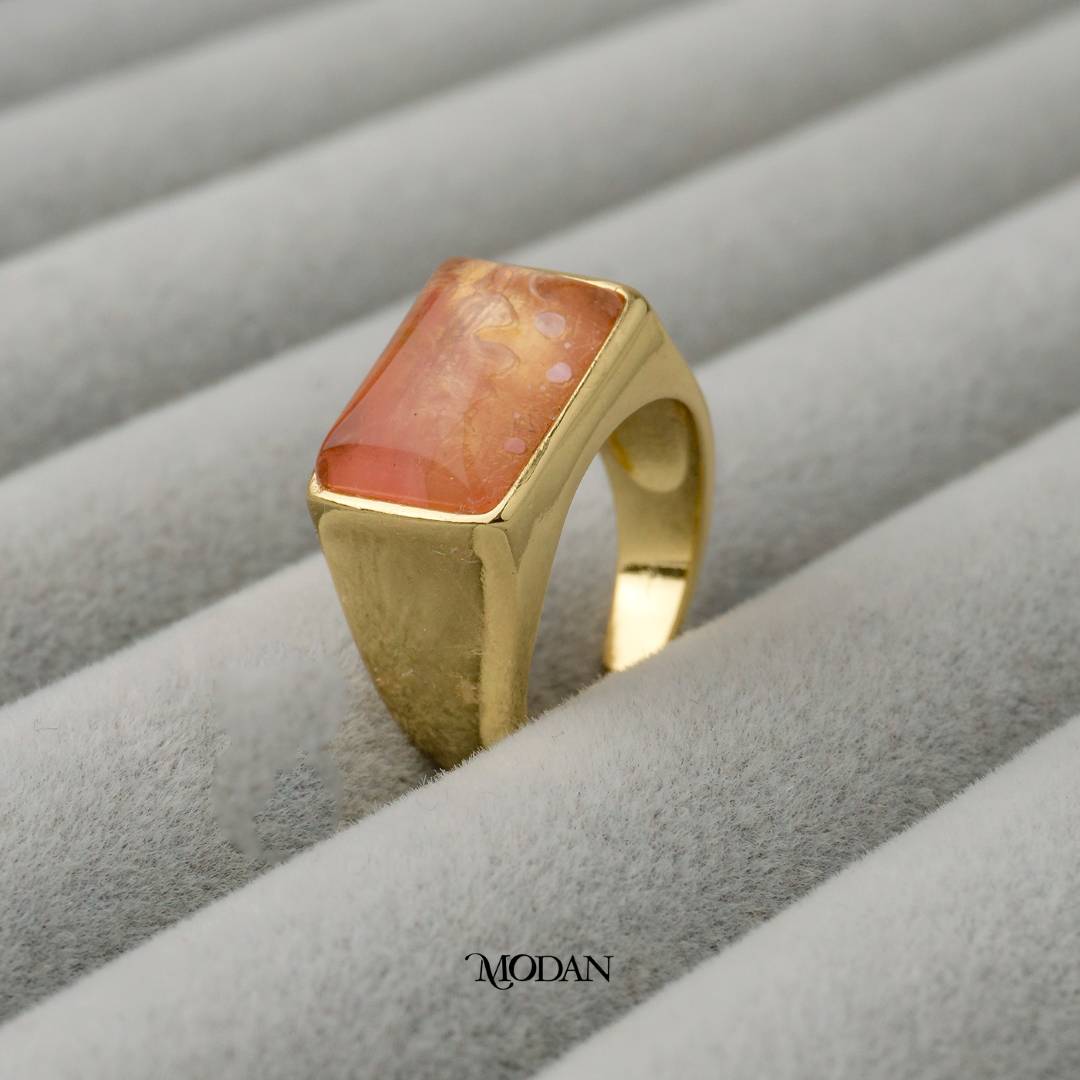 Peach Rectangle Statement Adjustable Ring Cincin Persegi panjang Adjustable Hypoallergenic Gold Plated
