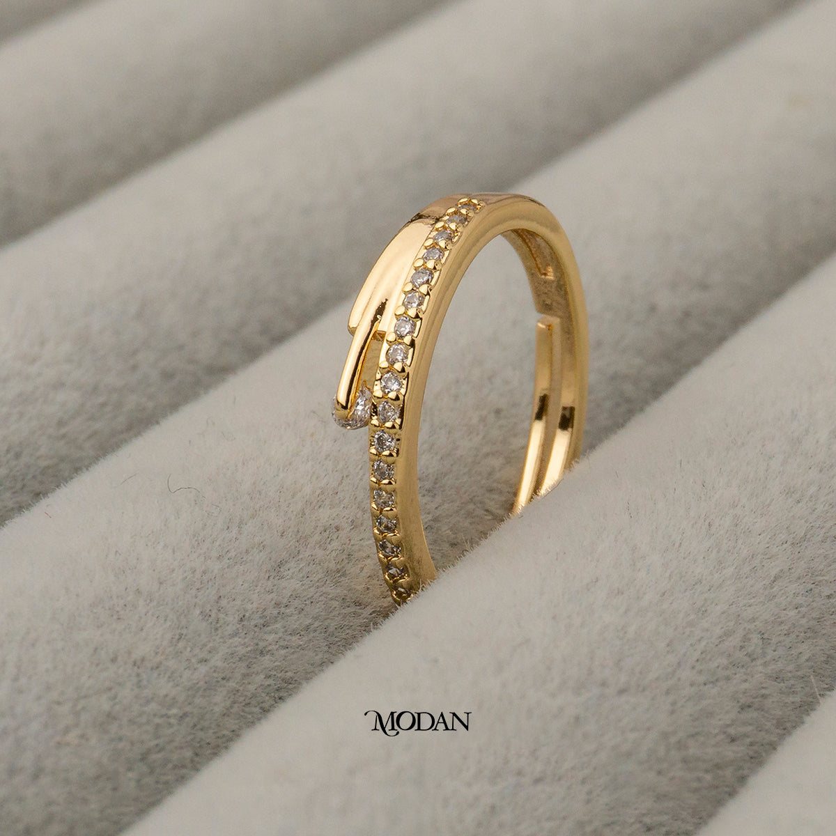 Asymmetric Wrap Line Adjustable Ring Cincin Model Lilit Hypoallergenic Gold Plated