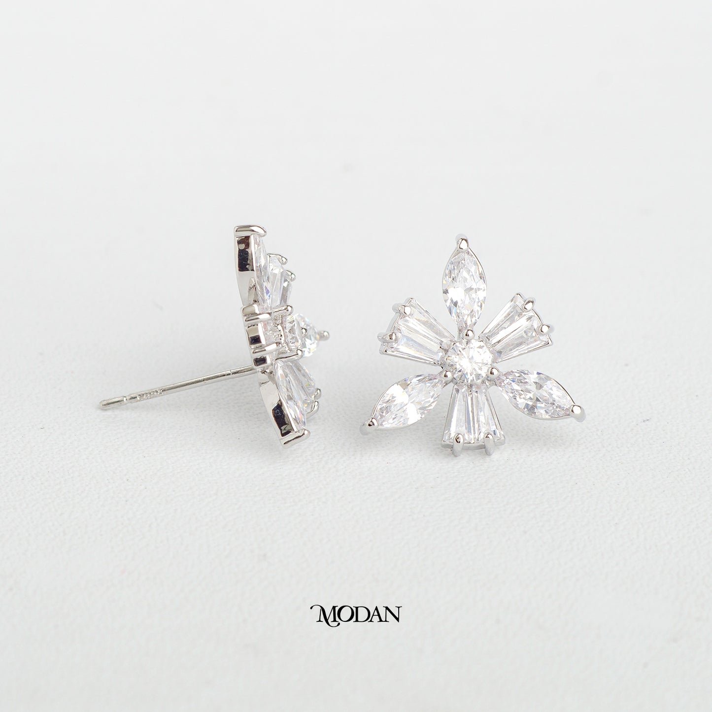 Dazzling Flower Stud Earrings Anting Pesta Bunga Kecil Hypoallergenic Gold Filled