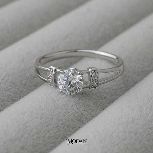 Round Solitaire Split Shank Wedding Ring Cincin Lengan Terbelah Mata Bulat Minimalist Hypoallergenic Gold Plated