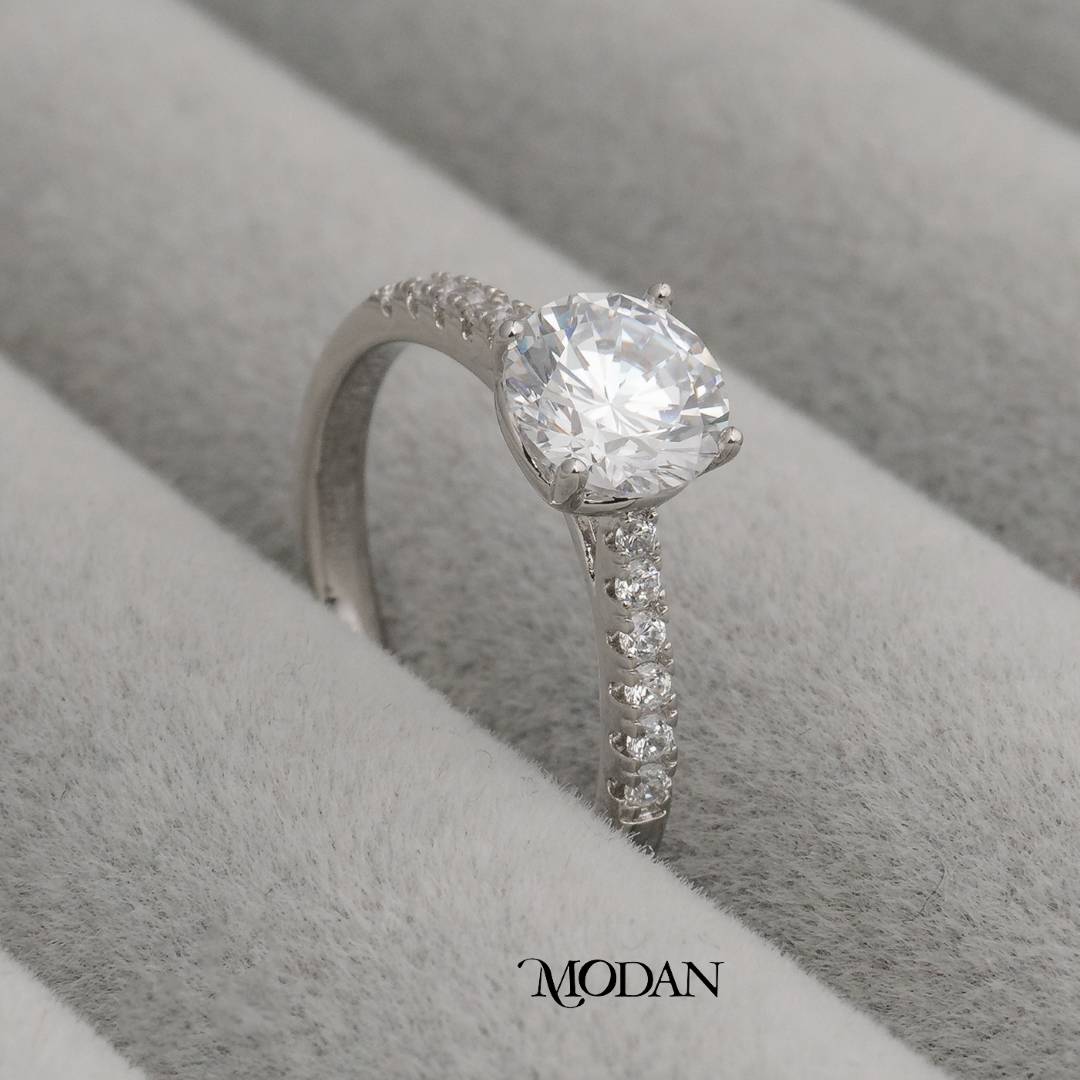 Minimalis Micro Pave Solitaire Cincin Mata Satu Pesta Hypoallergenic Gold Plated