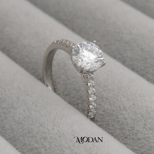 Minimalis Micro Pave Solitaire Cincin Mata Satu Pesta Hypoallergenic Gold Plated